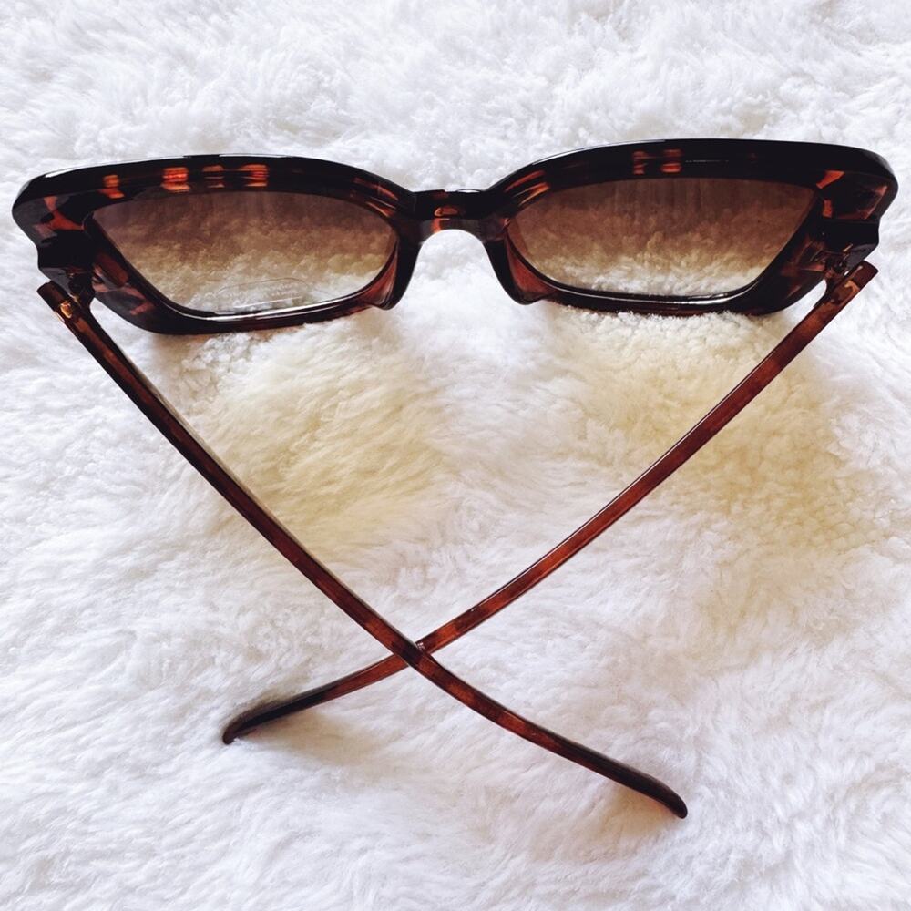 Eva Tortoise Brown Square-Framed Sunglasses - Picture 11 of 13